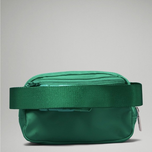 Lululemon Everywhere Belt Bag 1L- Emerald Ice - Picture 6 of 9